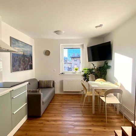 Ferienwohnung Little Plaza Duplex Laibach Exterior foto